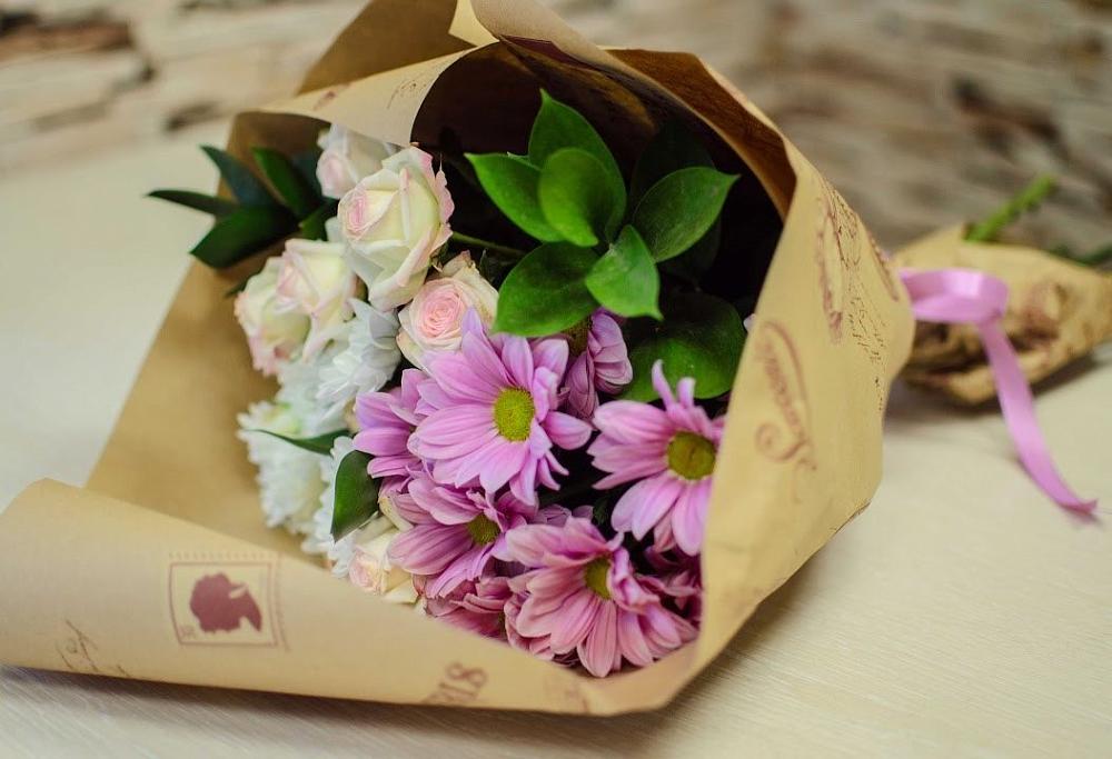 Букет цветов из: Розы и Хризантемы в Богучаре