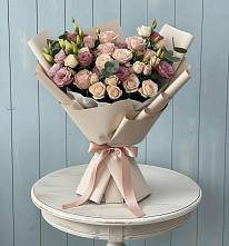 Букет цветов из:  Розы и Лизиантусы в Богучаре