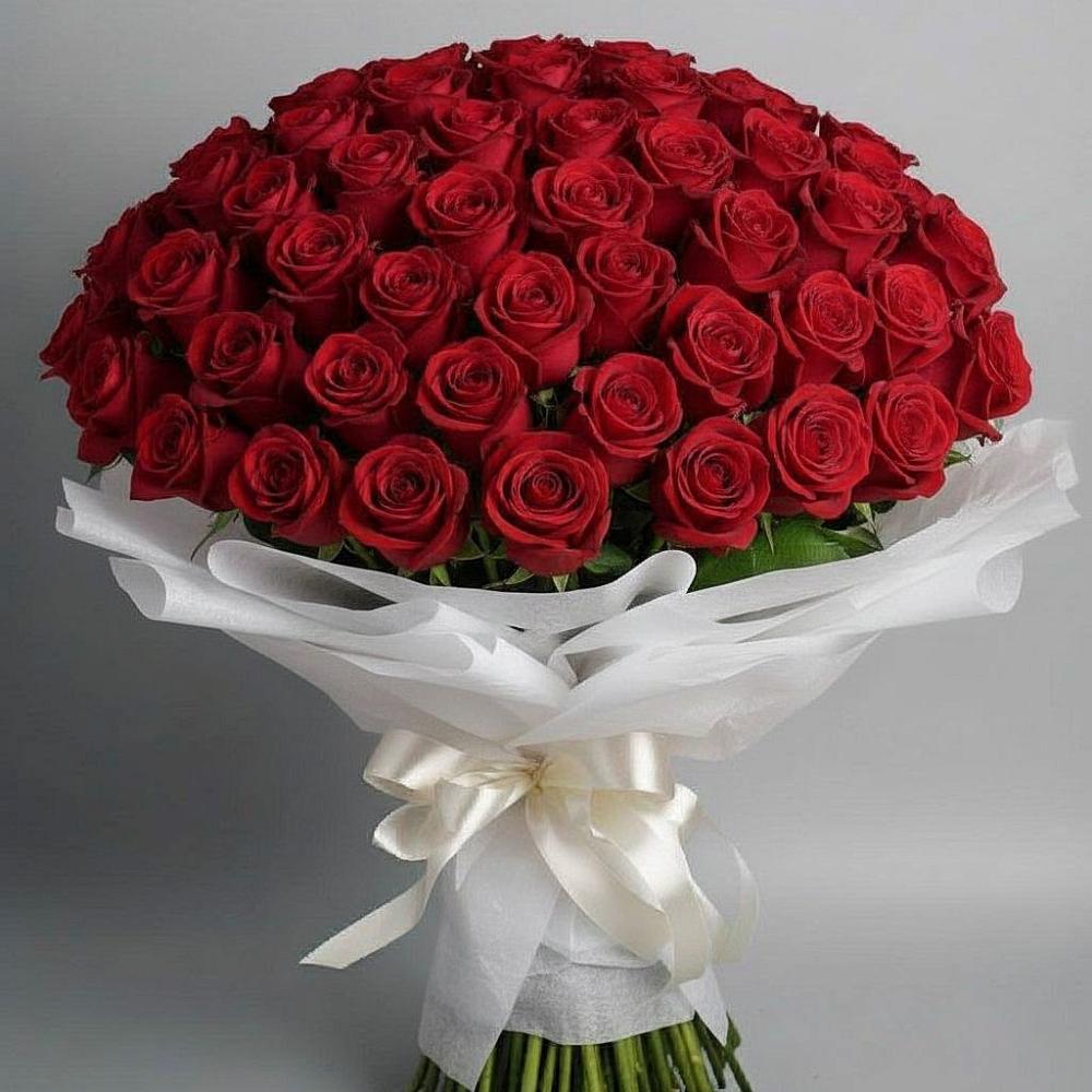 Букет 101 Красная роза Блэк Мэджик в Богучаре