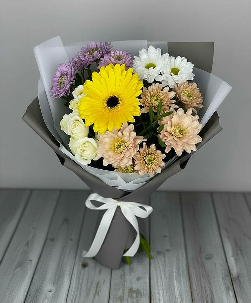 Букет цветов из: Розы, Герберы и Хризантемы в Богучаре