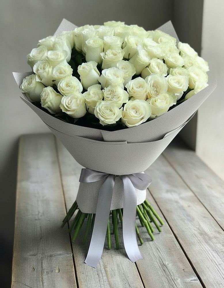 Букет 35 Белых роз в Богучаре