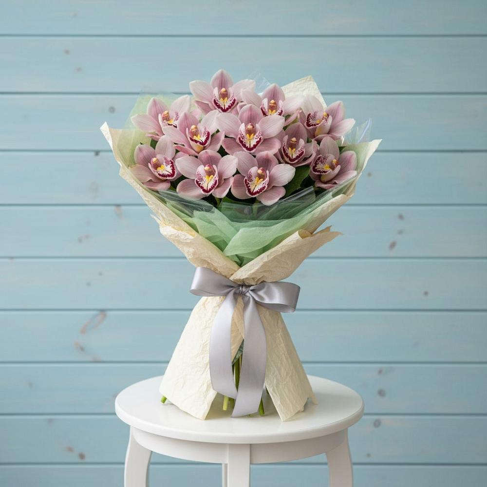 Букет цветов из: Орхидеи и Розы в Богучаре