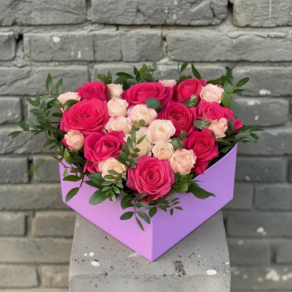 Цветочная композиция из Розы в коробке в Богучаре