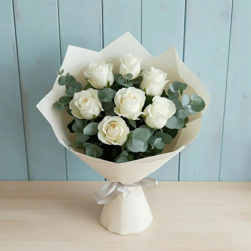 Букет Белые розы в Эвкалипте в Богучаре