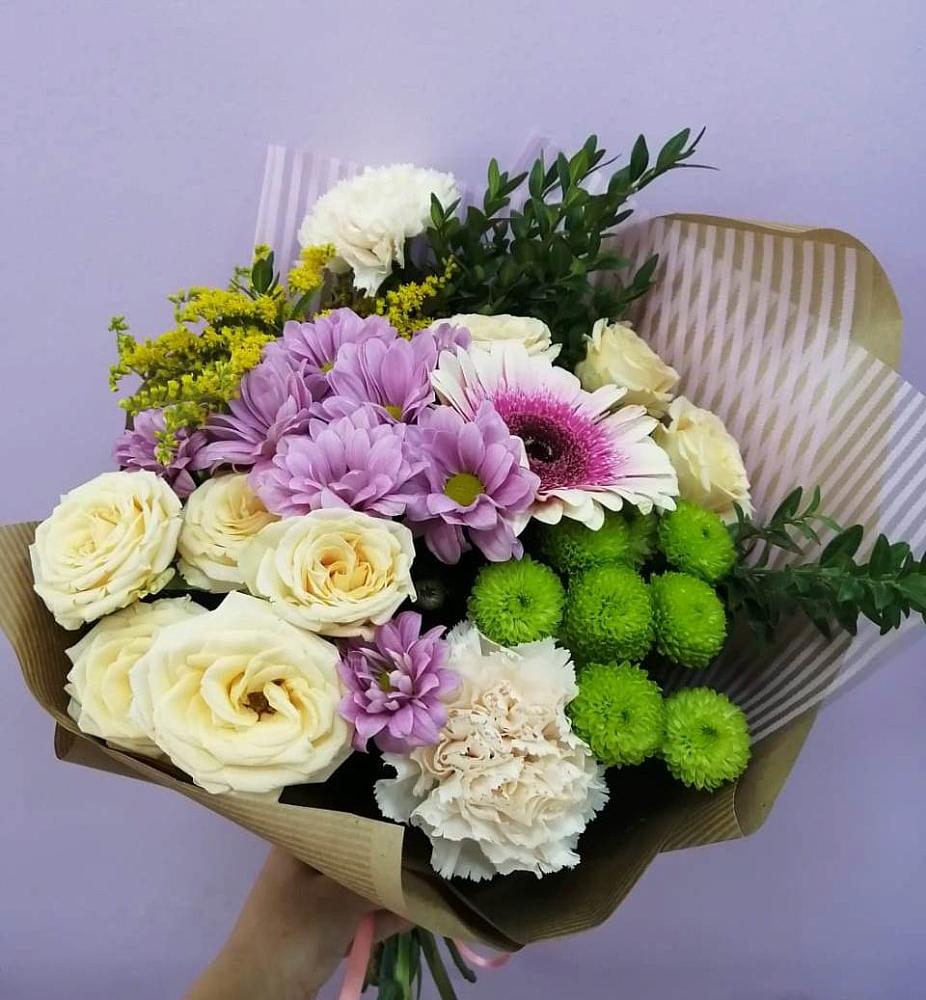 Букет цветов из: Хризантемы, Розы, Гвоздики и Герберы в Богучаре