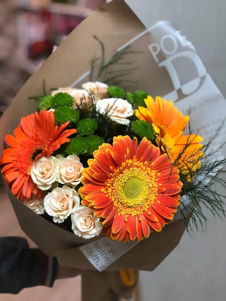 Букет цветов из: Герберы, Хризантемы и Розы в Богучаре