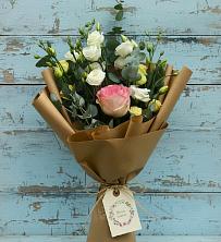 Букет цветов из:  Розы и Лизиантусы в Богучаре