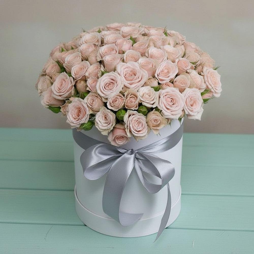 Цветочная композиция из Розы в шляпной коробке в Богучаре